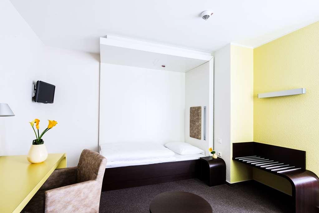 Hotel Global Inn Wolfsburg Room photo